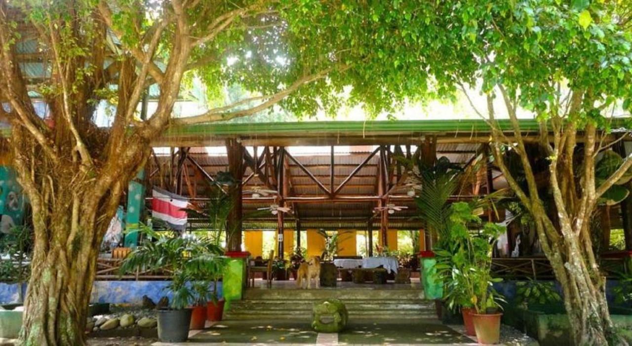 Hotel Roca Verde Beachfront Puntarenas Esterno foto