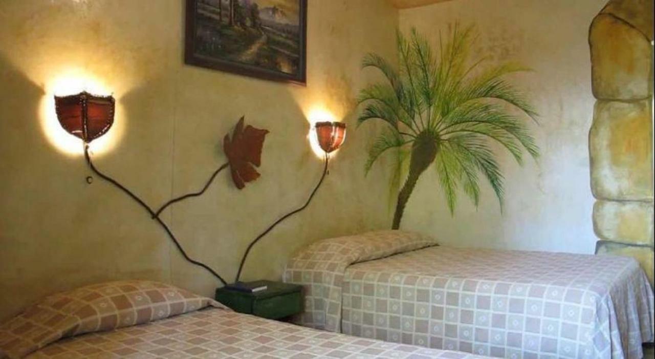 Hotel Roca Verde Beachfront Puntarenas Esterno foto
